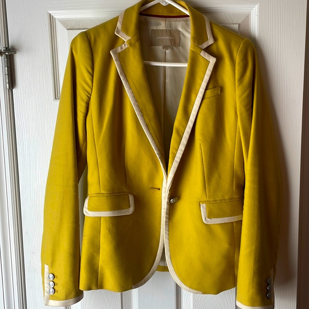 Mustard yellow blazer